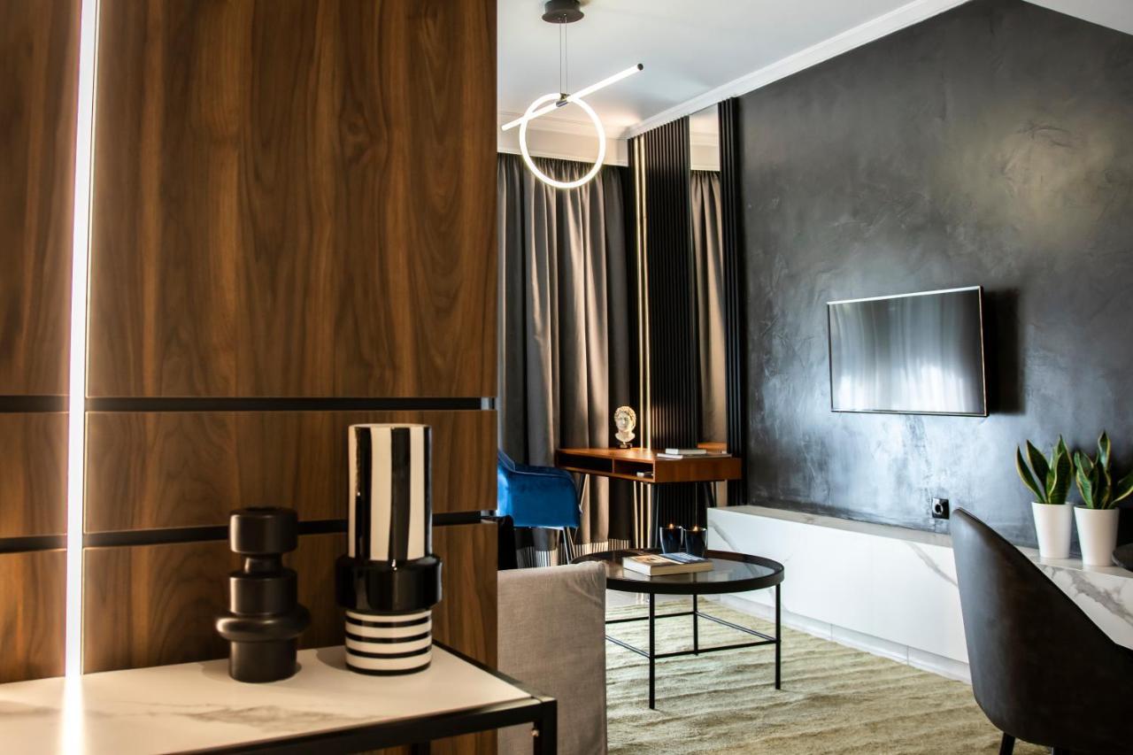 Veria Suite *